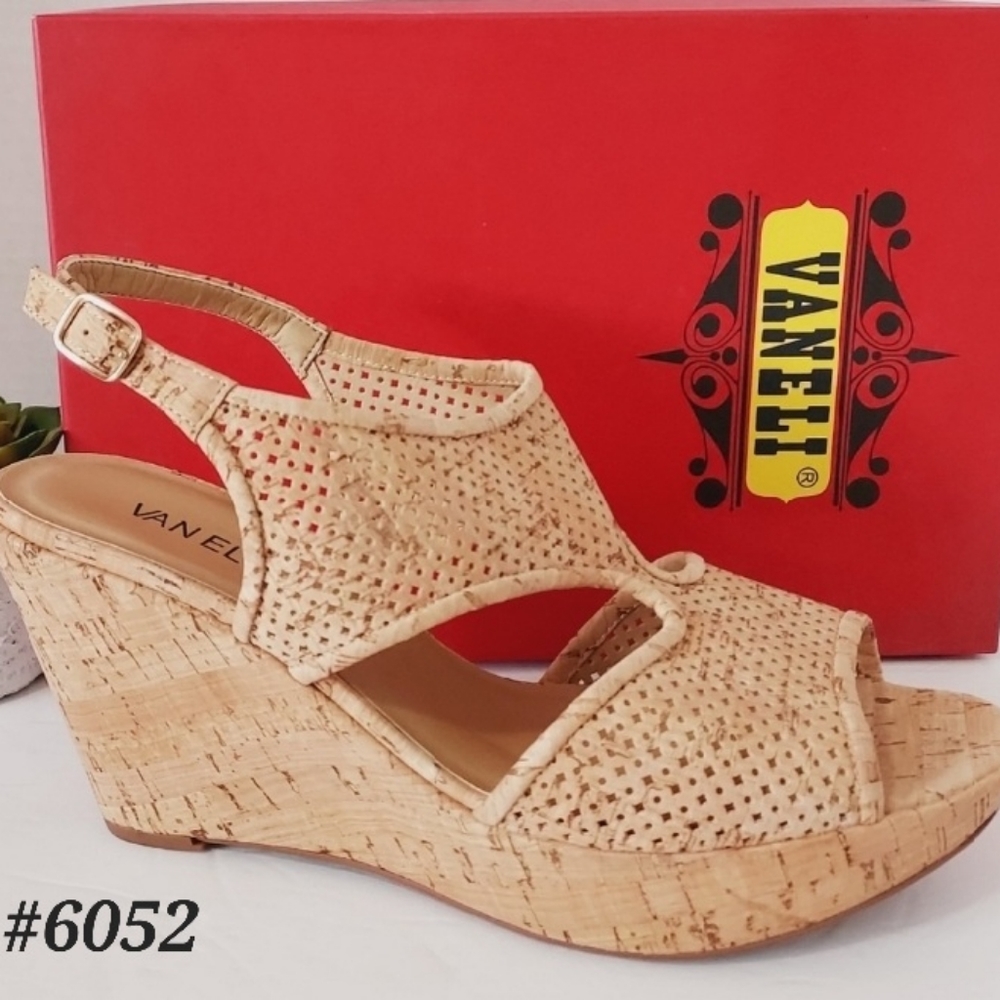 NEW! VANELi "Eleni" beige open toe wedge SIZE 11🤍